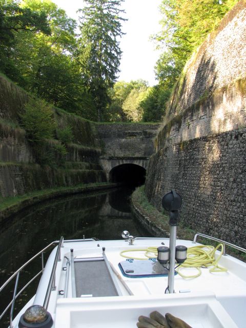 Entering tunnel de Mouas, kilometer 68