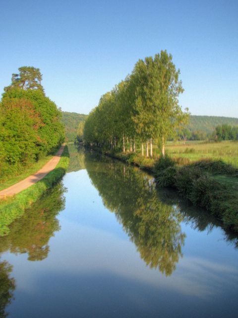 Still canal at Cuncy, kilometer 107