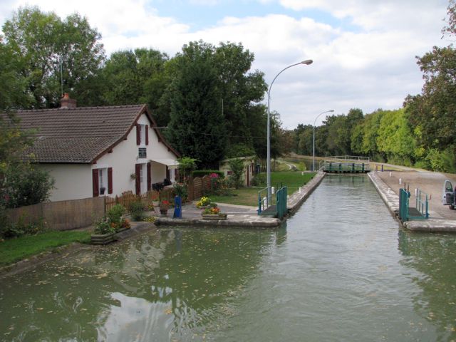Canal Latéral à la Loire, Ecluse 15, 
