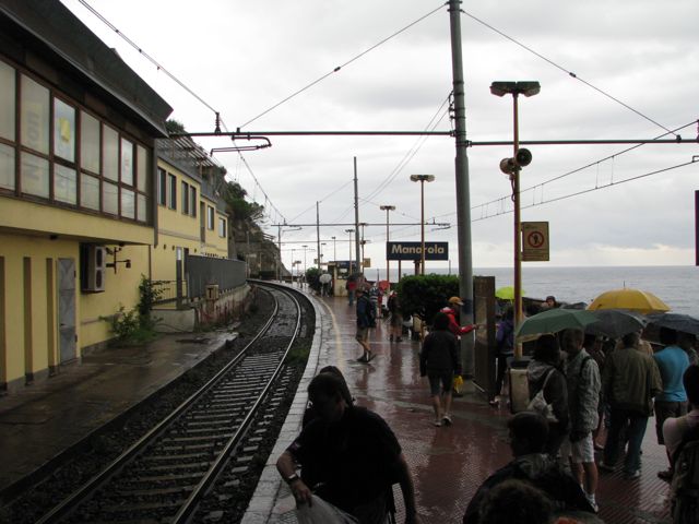Manarola train platform