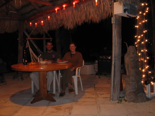 Barbequeue under the tiki hut