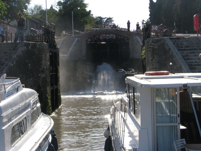 Lock staircase at Fonserannes